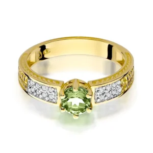Inel din aur galben de 14K văzut din față, cu peridot central și diamante laterale.