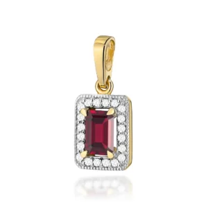 Pandantiv din aur galben 14K cu garnet roșu și diamante H/Si2, văzut de aproape.