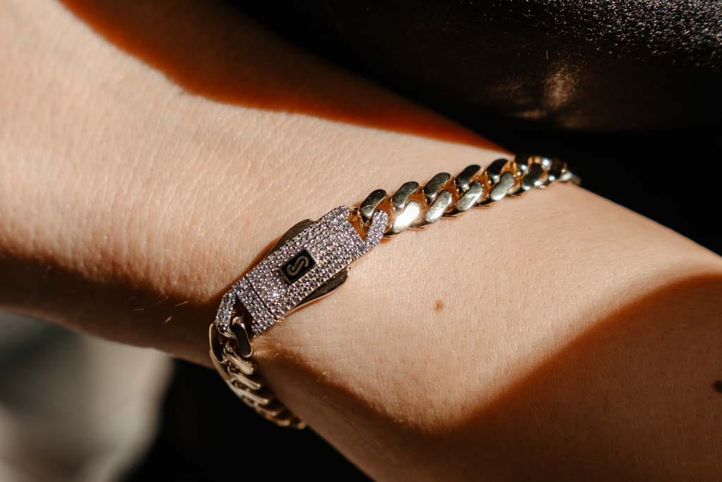 Bratara Monaco Chain Aur 14K Pavé Lock – 8mm 18cm