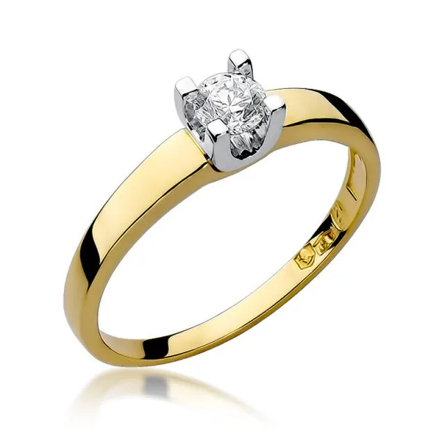 Inel Aur cu Diamant Elspeth 1 Inel Aur cu Diamant Elspeth din aur galben, văzut din față, cu diamant rotund prins în montură albă cu gheare.