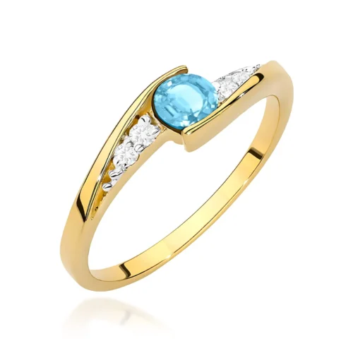Inel din aur galben Sapphire Moon, văzut din unghi, cu topaz Swiss albastru rotund și diamante laterale
