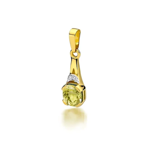 Pandantiv din aur galben, văzut frontal, cu peridot verde oval și mic diamant deasupra, pe fundal alb.