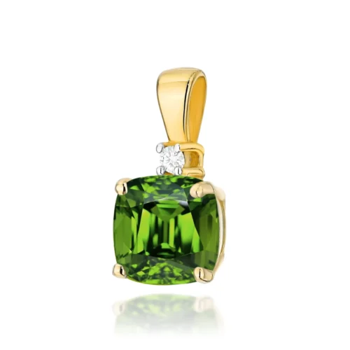 Pandantiv din aur galben Verdianna, cu peridot verde fațetat și diamant mic deasupra, văzut frontal.